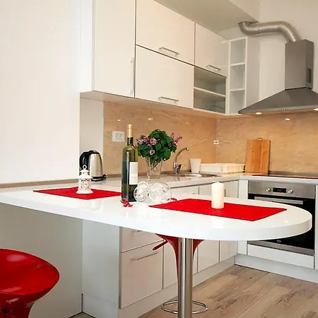 Apartaments *